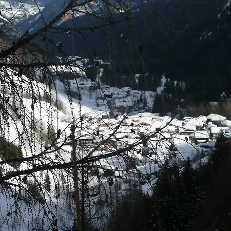 Garni Ai Serrai فندق 3*